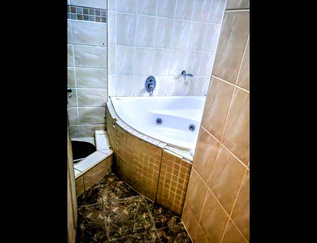 2 BEDROOM APARTMENT FOR SALE IN MONTCLAIR
